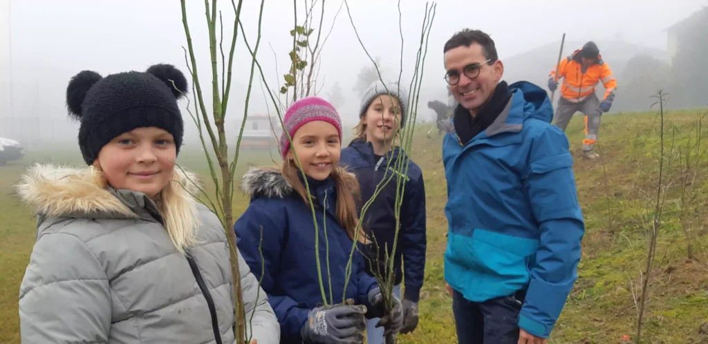 Heckenpflanzaktion in Oberneukirchen