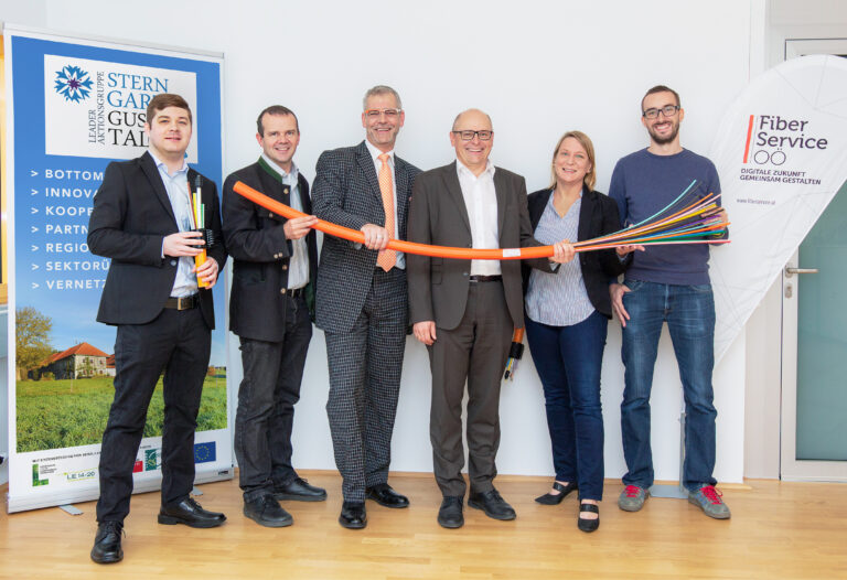 Gruppenfoto Breitband-Initiative in der Region Sterngartl Gusental