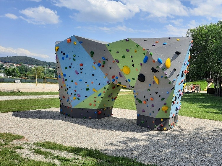 Kletterskulptur in Alberndorf