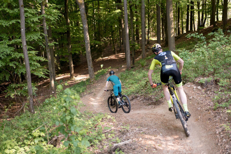 Fahrradfahrer - Single Trails Roadlberg